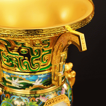 国礼巨献·大师联铸 | 《海晏河清·祥瑞和尊》羊脂白玉版 霍铁辉景泰蓝/袁长君花丝/冯延明玉雕