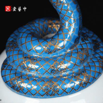 珐琅彩灵蛇献瑞尊（蓝） | 王辉再造立体雕塑瓷珍，灵蛇现身，金彩华贵 | 祥瑞降临，纳福迎祥