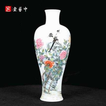 珐琅彩喜鹊牡丹淑女瓶 | 王辉大师以瓷塑形，旗袍为灵感，淑女婷婷 | 器型创新，彩绘典雅