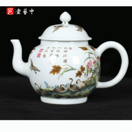 复刻大英博物馆藏珍·珐琅彩瓷芦雁壶 | 王辉再现乾隆文人瓷绝品 | 诗书画印，秋景逸趣，掌中珍玩