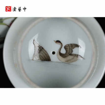 复刻大英博物馆藏珍·珐琅彩瓷芦雁壶 | 王辉再现乾隆文人瓷绝品 | 诗书画印，秋景逸趣，掌中珍玩