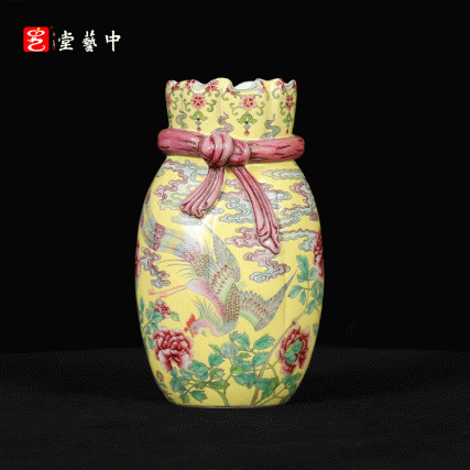 宫廷珐琅彩典藏·王辉督造「凤舞牡丹包袱瓶」 | 苏富比同款，特价尊享 | 锦袱束瓶，富贵天成，案头重器