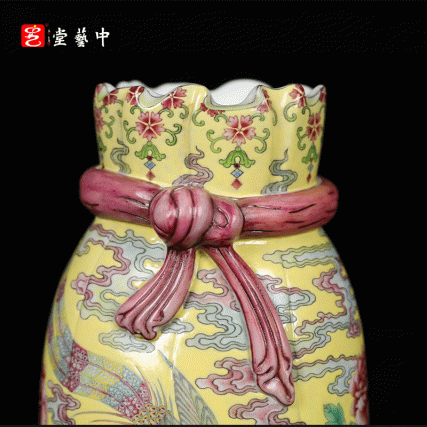 宫廷珐琅彩典藏·王辉督造「凤舞牡丹包袱瓶」 | 苏富比同款，特价尊享 | 锦袱束瓶，富贵天成，案头重器